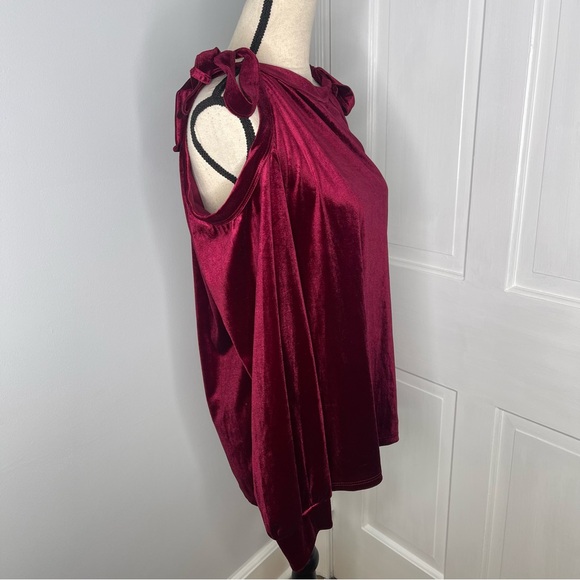 BiBi Red Velvet Tie Shoulder Top Size Large - Picture 8 of 9